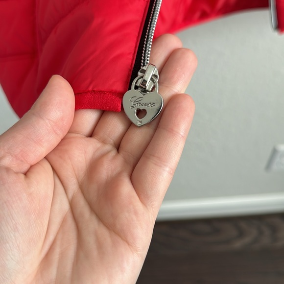 Guess Puffer Vest - Picture 2 of 4